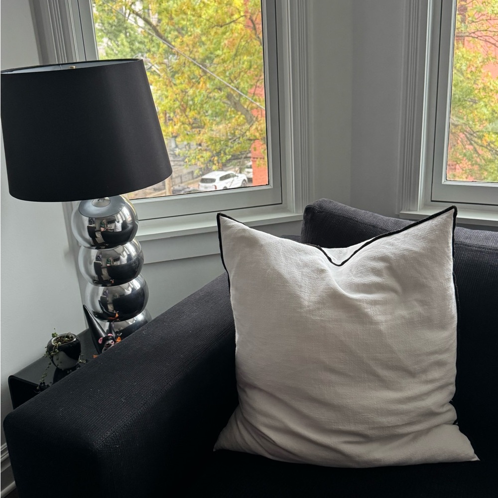 Crate&Barrel Cotton White Throw Pillow with Black Trim Edge with insert
